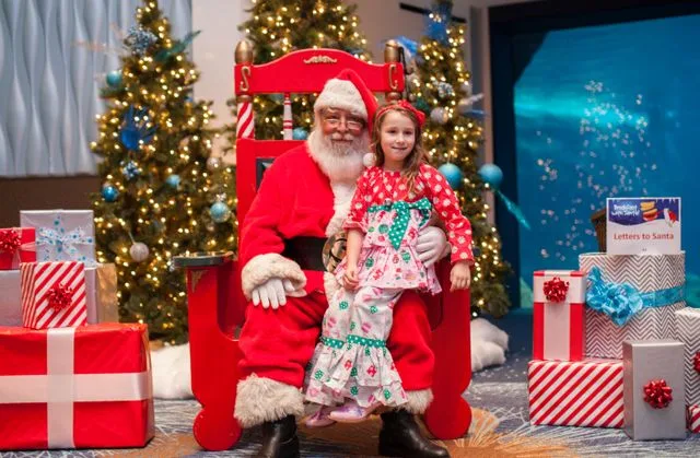 Breakfast-W-Santa-74_thmb